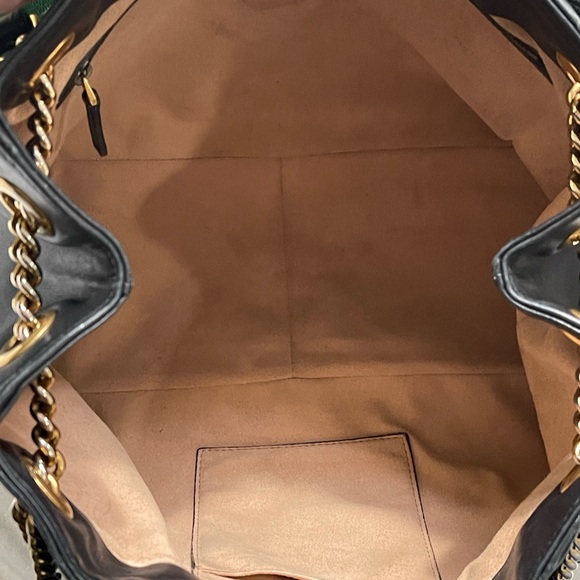 Gucci GG Marmont Shoulder Chain Calfskin Matelasse Quilted Black Handbag - Picture 10 of 16